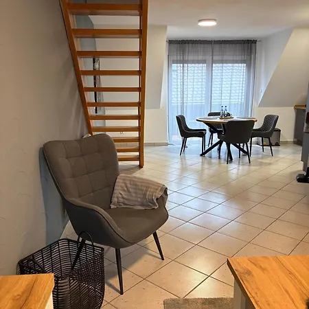 شقة Aischgrund 75 m 2 Schlafzimmer Naehe Nuernberg, Bamberg & Steigerwald